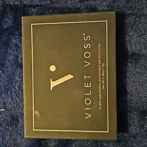 Violet Voss 6 color Eye Shadow palette